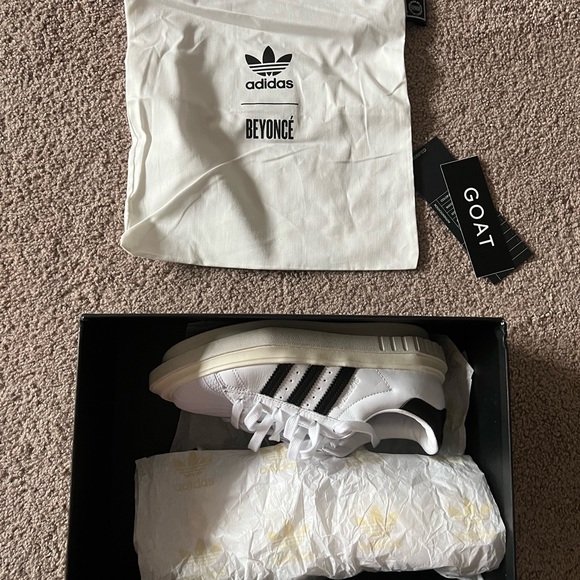 Beyonce Adidas superstar sneakers - Picture 2 of 10